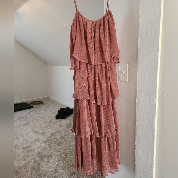 Off the shoulder rose midi ruffle dress - Picture 5 of 5